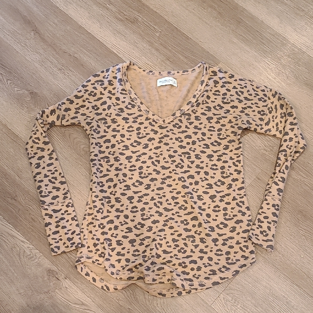 NWOT Abercrombie & Fitch Tan Animal Print Fitted Long Sleeve